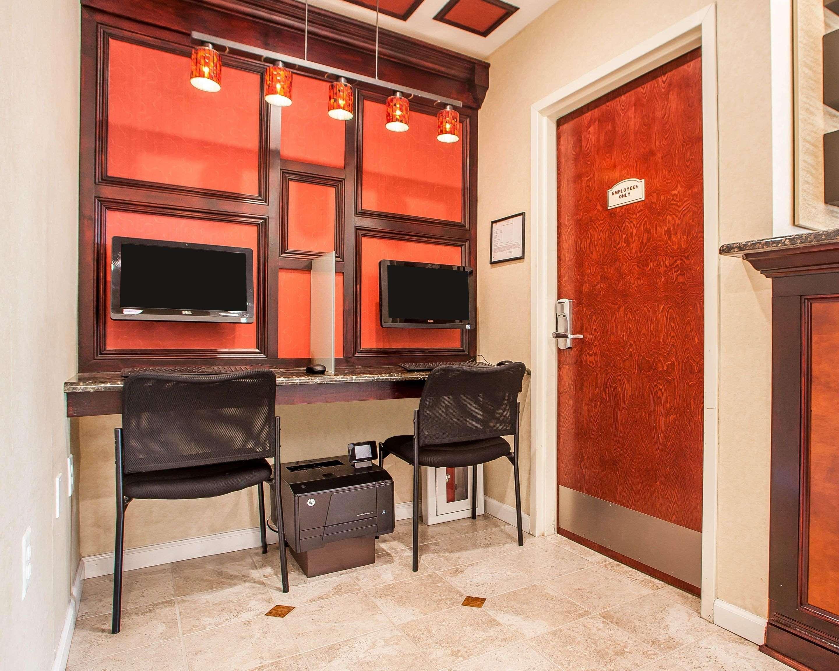 Avon Hotel - Sungai Toms Luaran gambar